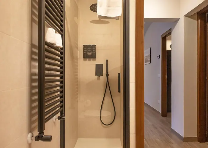 House 20s, 43n * Florence